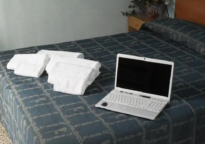 Eliseo Hotell